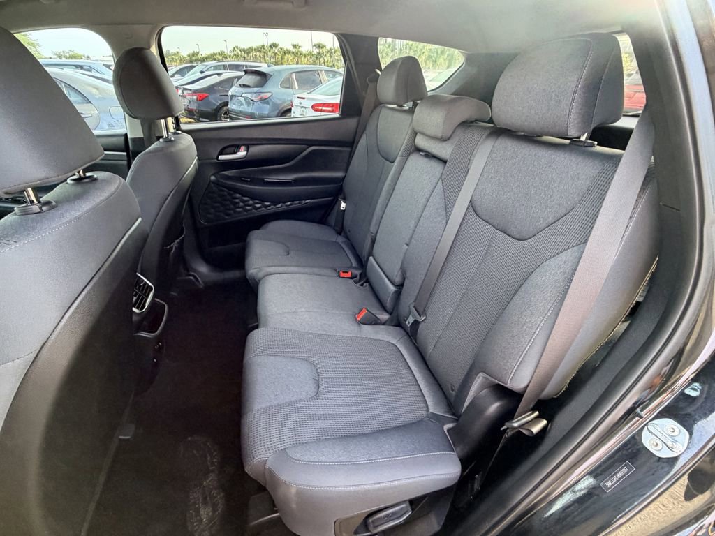 Used 2019 Hyundai Santa Fe SEL FWD image 18