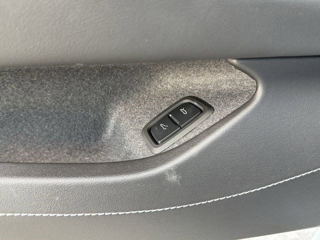 Used 2024 Chevrolet Corvette Stingray Convertible w/ Z51 Performance Package RWD image 24