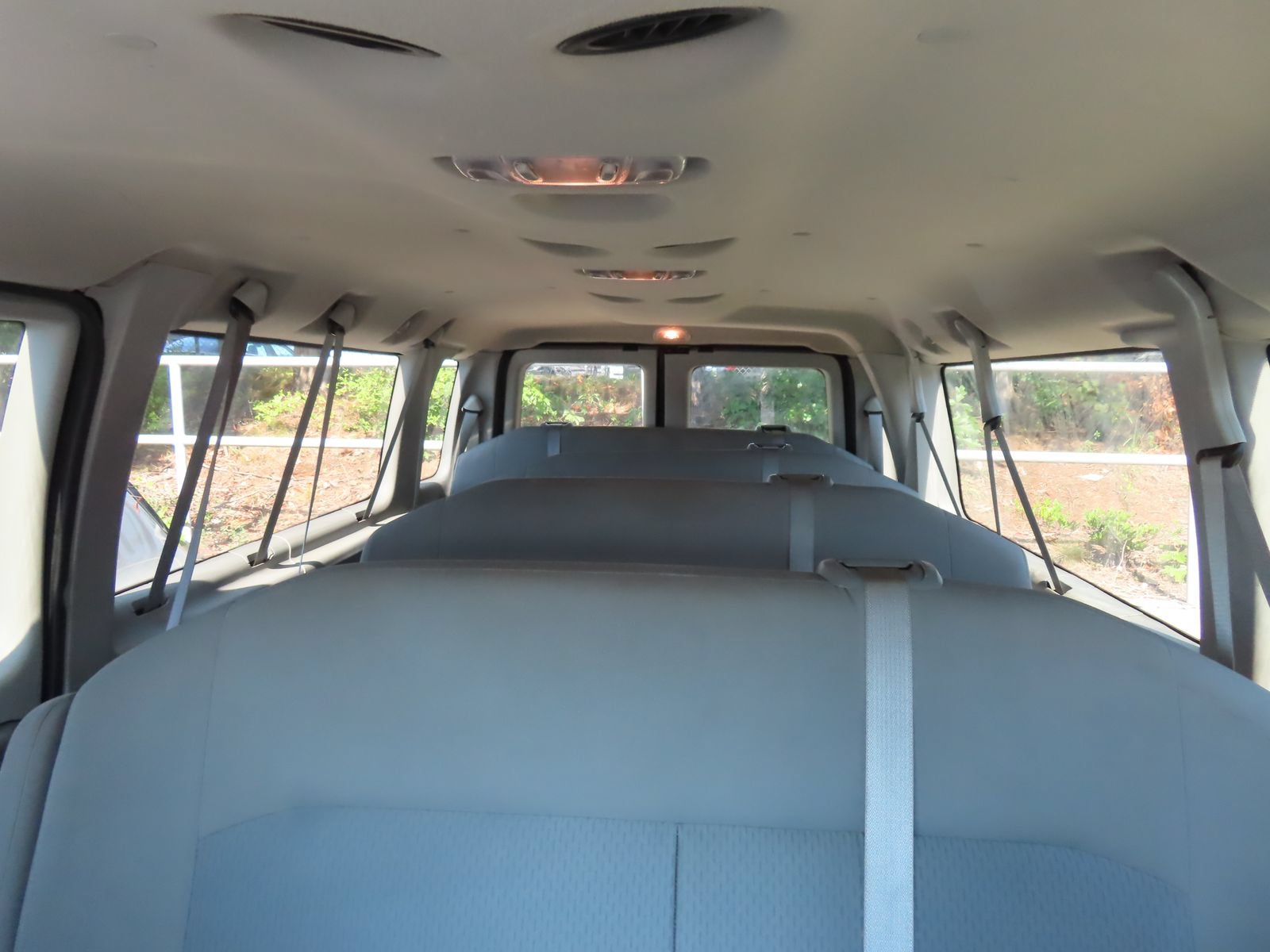 Used 2014 Ford E-350 and Econoline 350 XLT RWD image 24