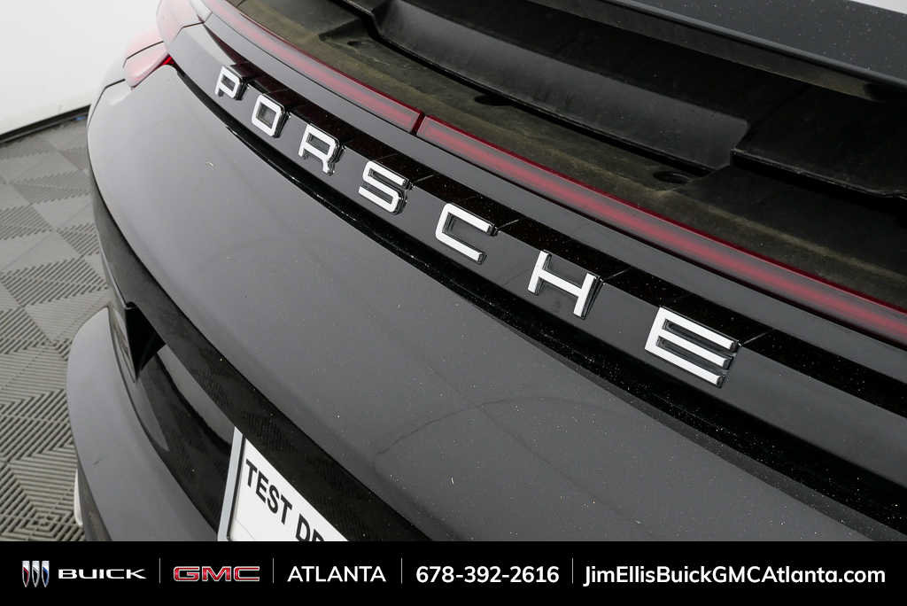 Used 2018 Porsche Panamera 4 w/ Premium Package Plus image 40