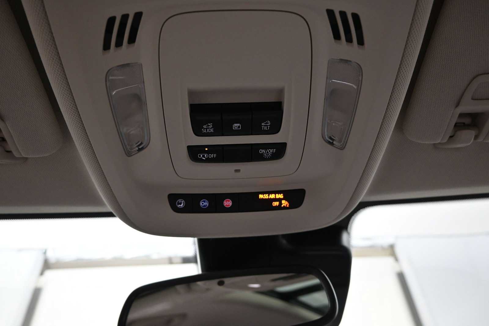Used 2022 Buick Envision Essence w/ Sport Touring Package AWD/4WD image 22