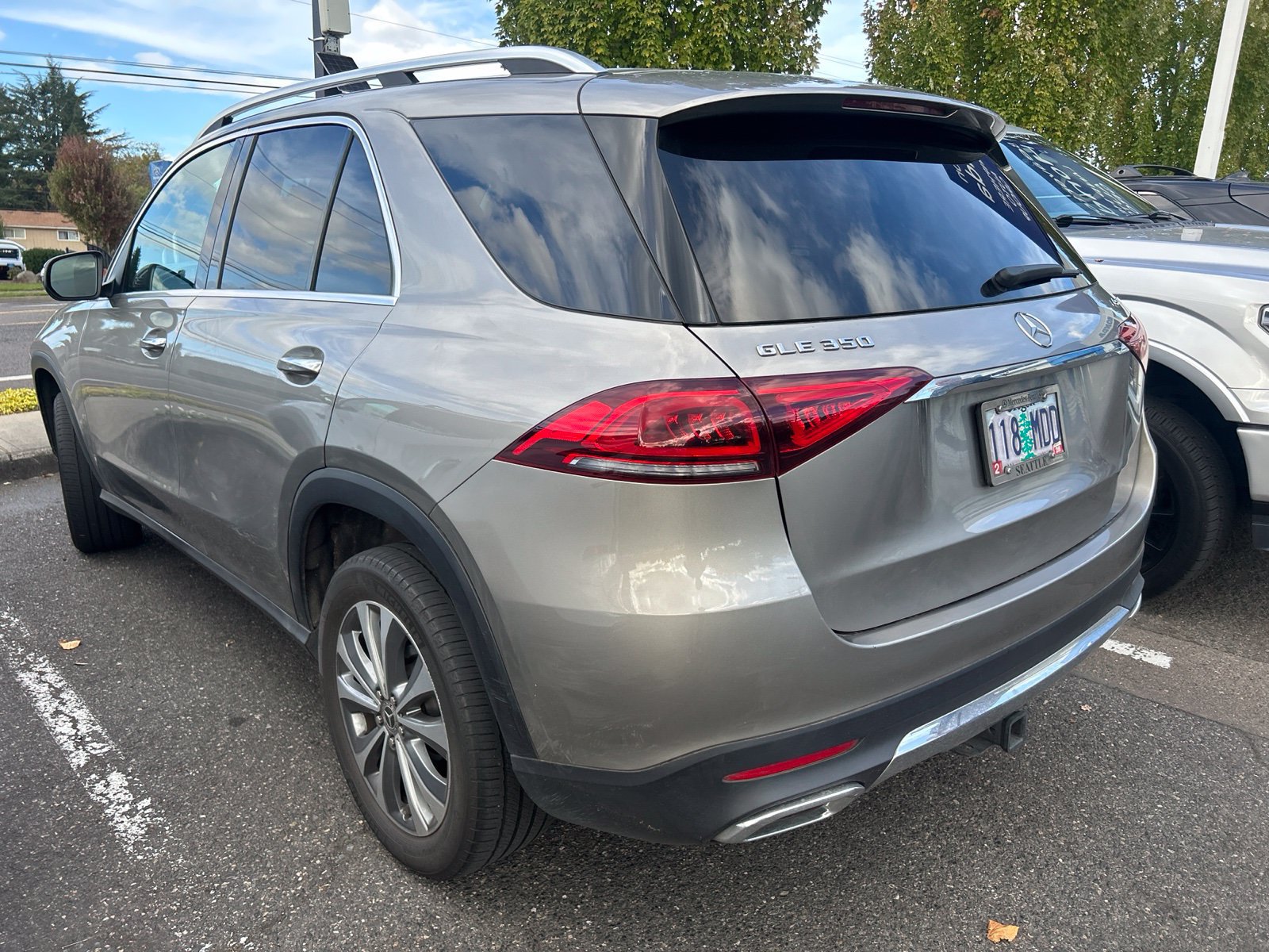 Used 2020 Mercedes-Benz GLE 350 4MATIC image 4