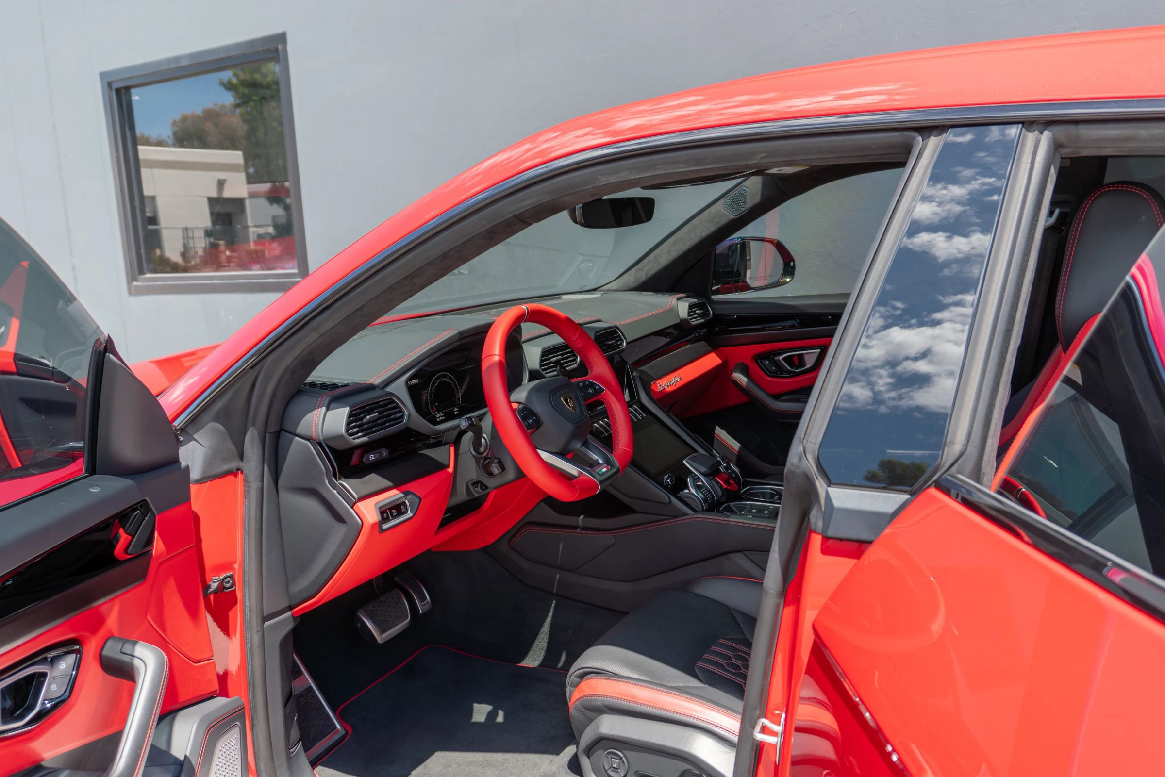 Used 2024 Lamborghini Urus S AWD/4WD image 10