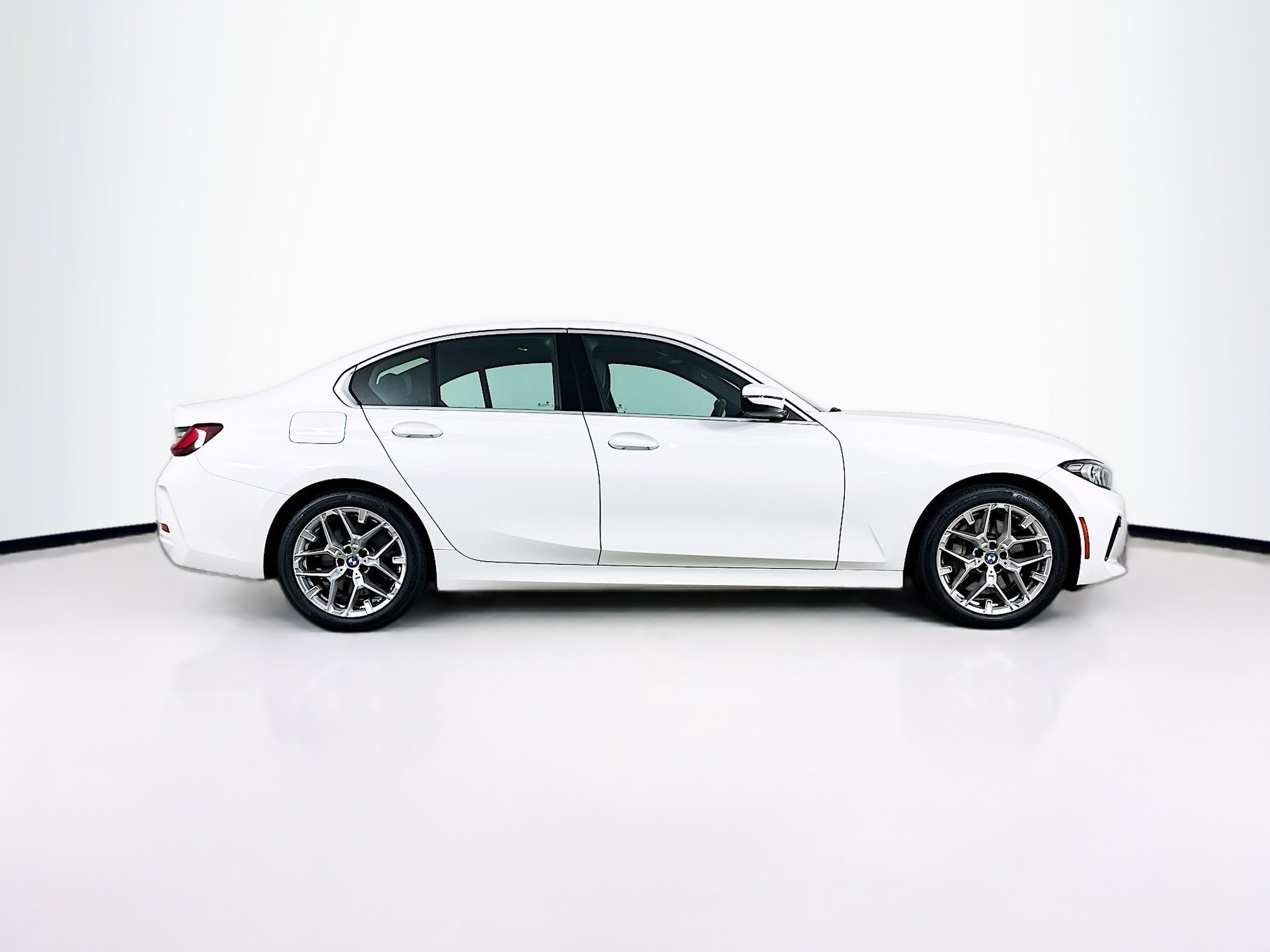 Used 2025 BMW 330i Sedan RWD image 10