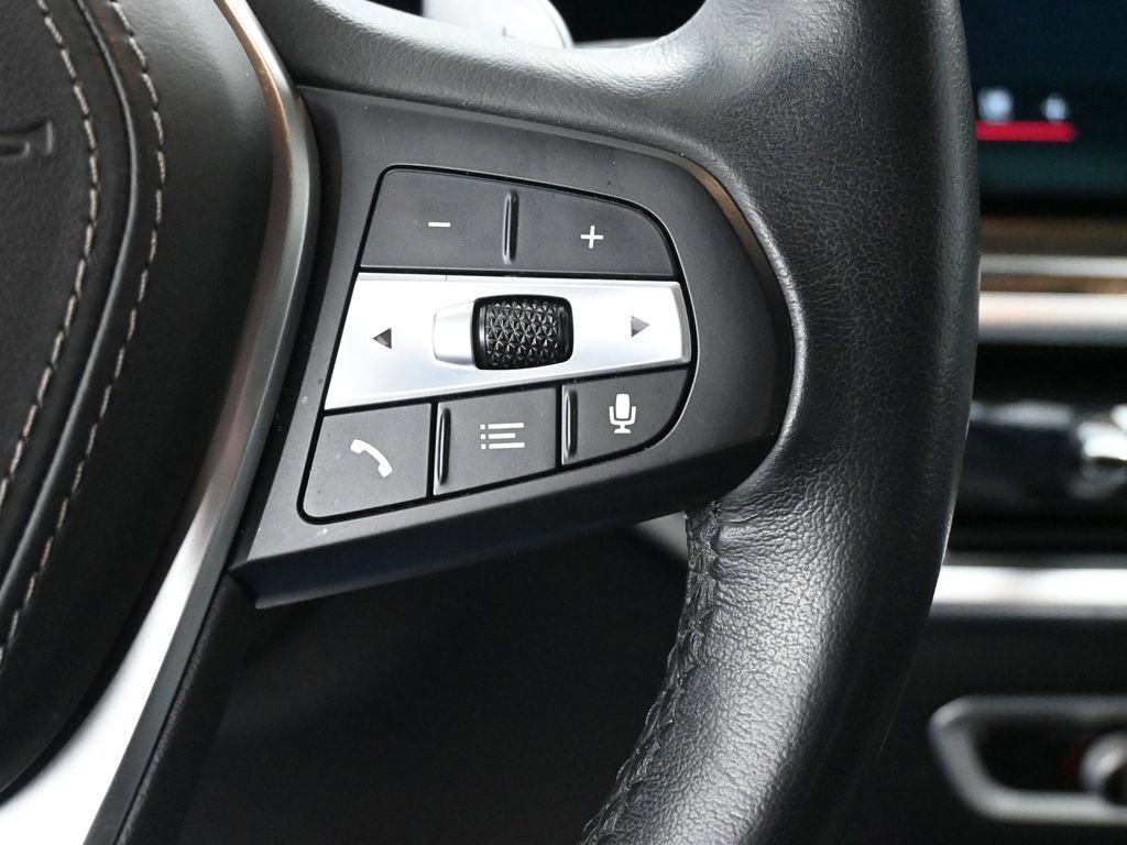 Used 2025 BMW X5 xDrive50e image 32