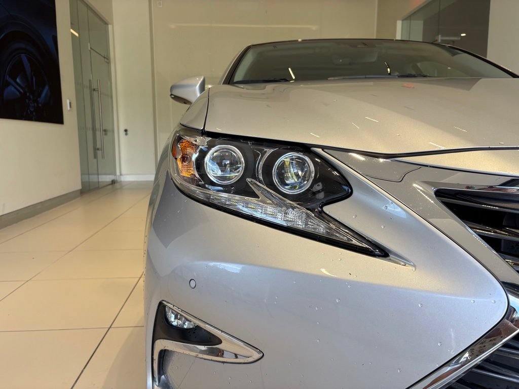 Used 2016 Lexus ES 350 w/ Luxury Package w/Wood Trim FWD image 8