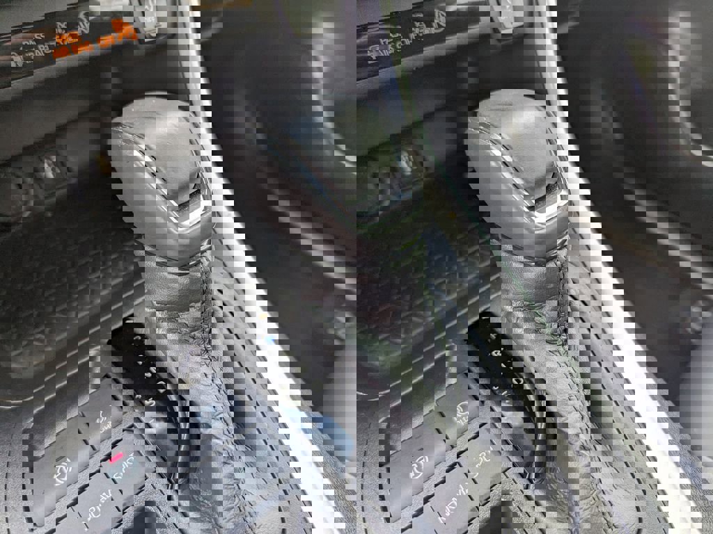 Used 2023 Toyota RAV4 XLE Premium image 23