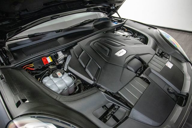 Used 2019 Porsche Cayenne S w/ Premium Plus Package image 47