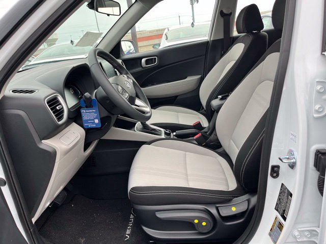 New 2026 Hyundai Venue SEL FWD image 15