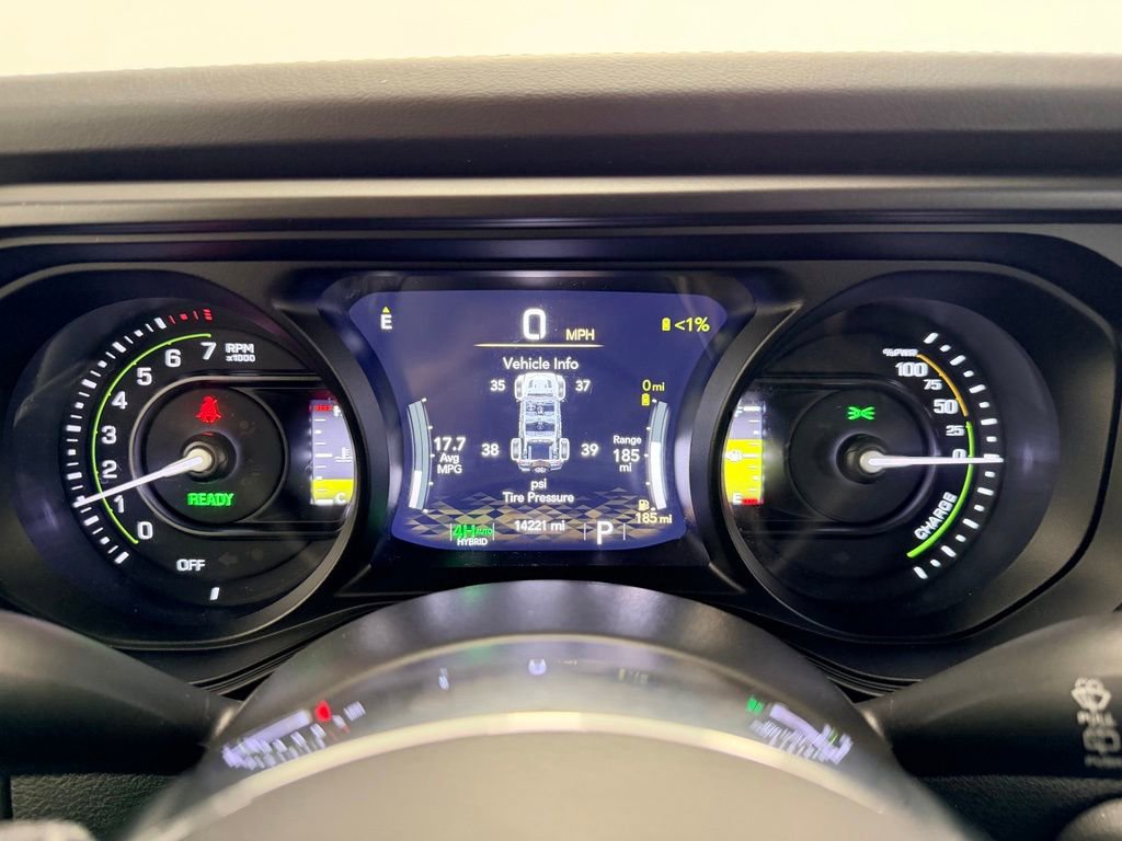 Used 2025 Jeep Wrangler Unlimited Sahara AWD/4WD image 15
