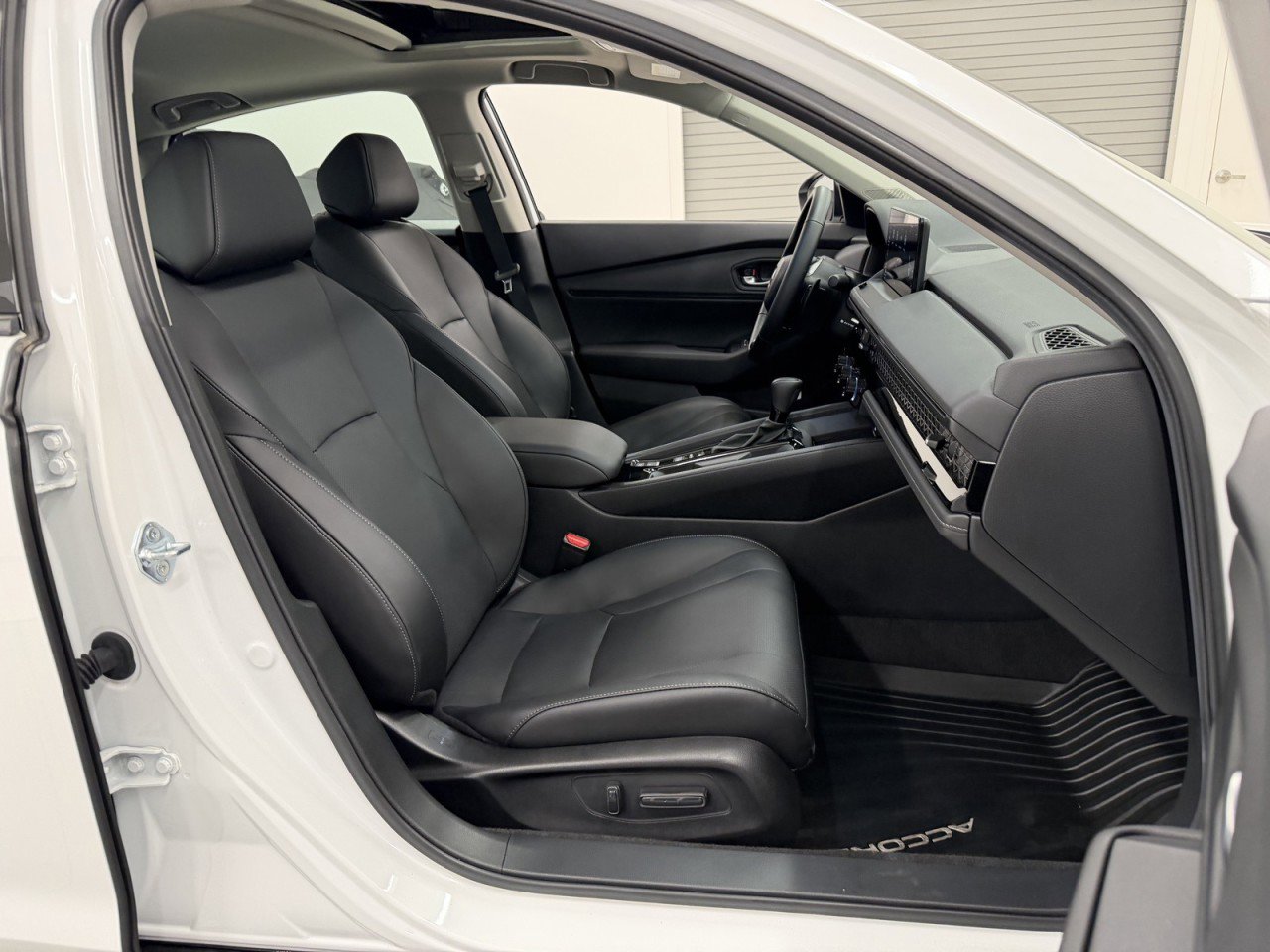 Used 2025 Honda Accord EX-L image 48