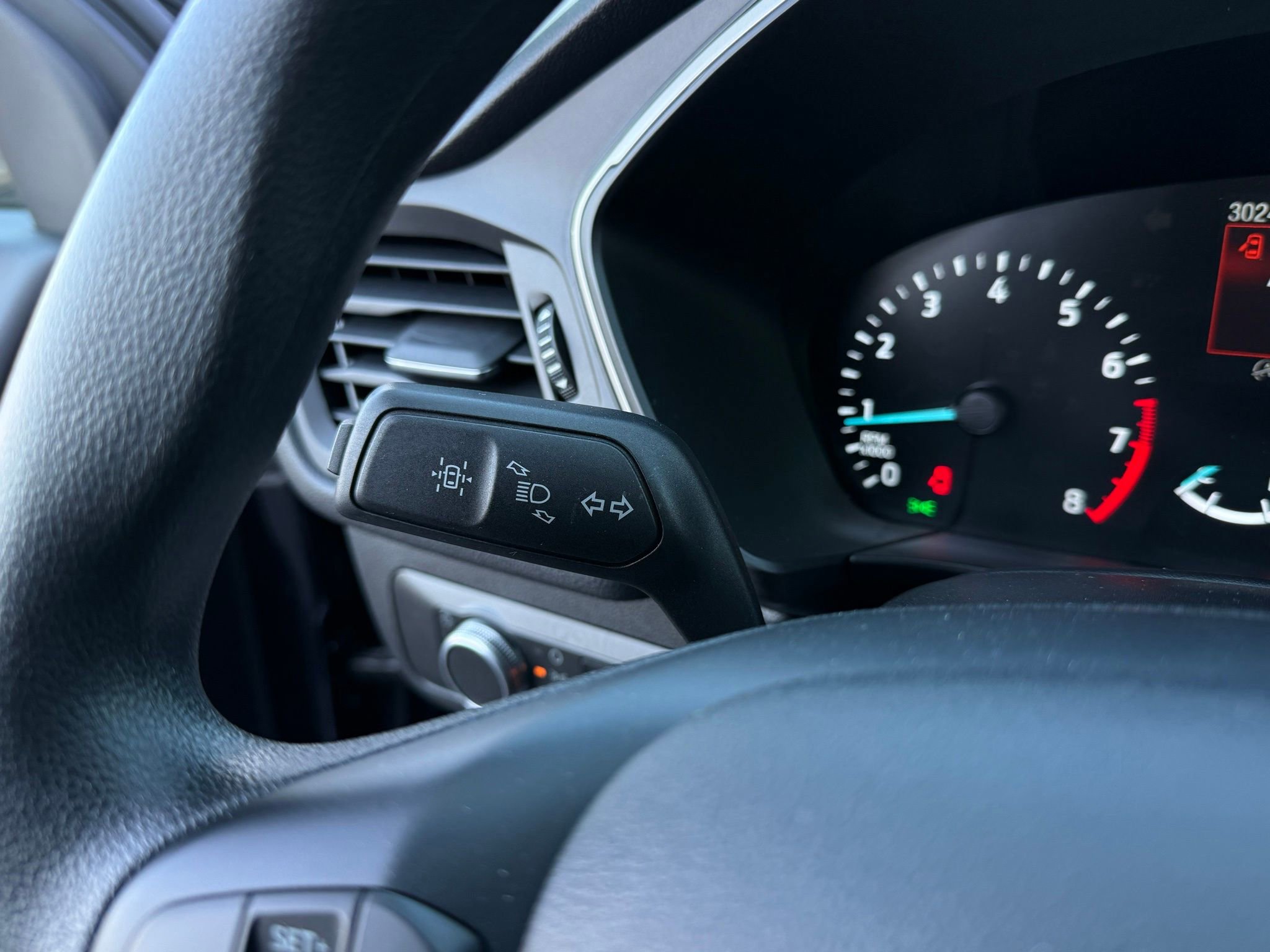 Used 2021 Ford Escape SE image 43