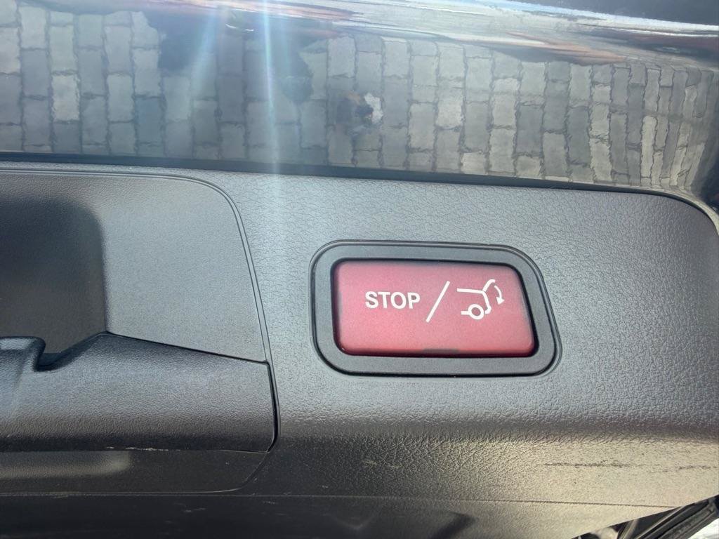 Used 2022 Mercedes-Benz EQB 350 4MATIC image 12