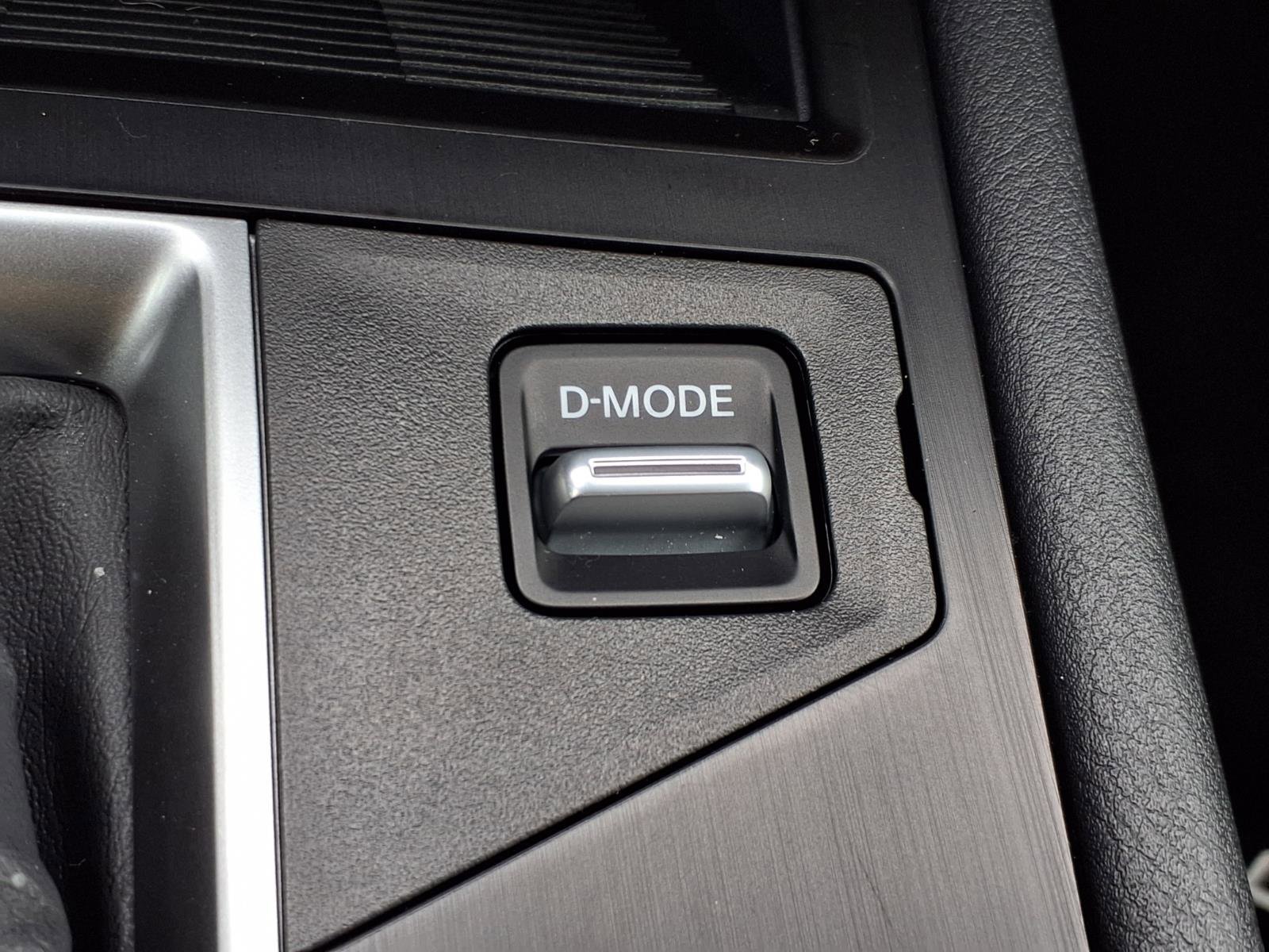 Certified 2025 Nissan Kicks SV image 21