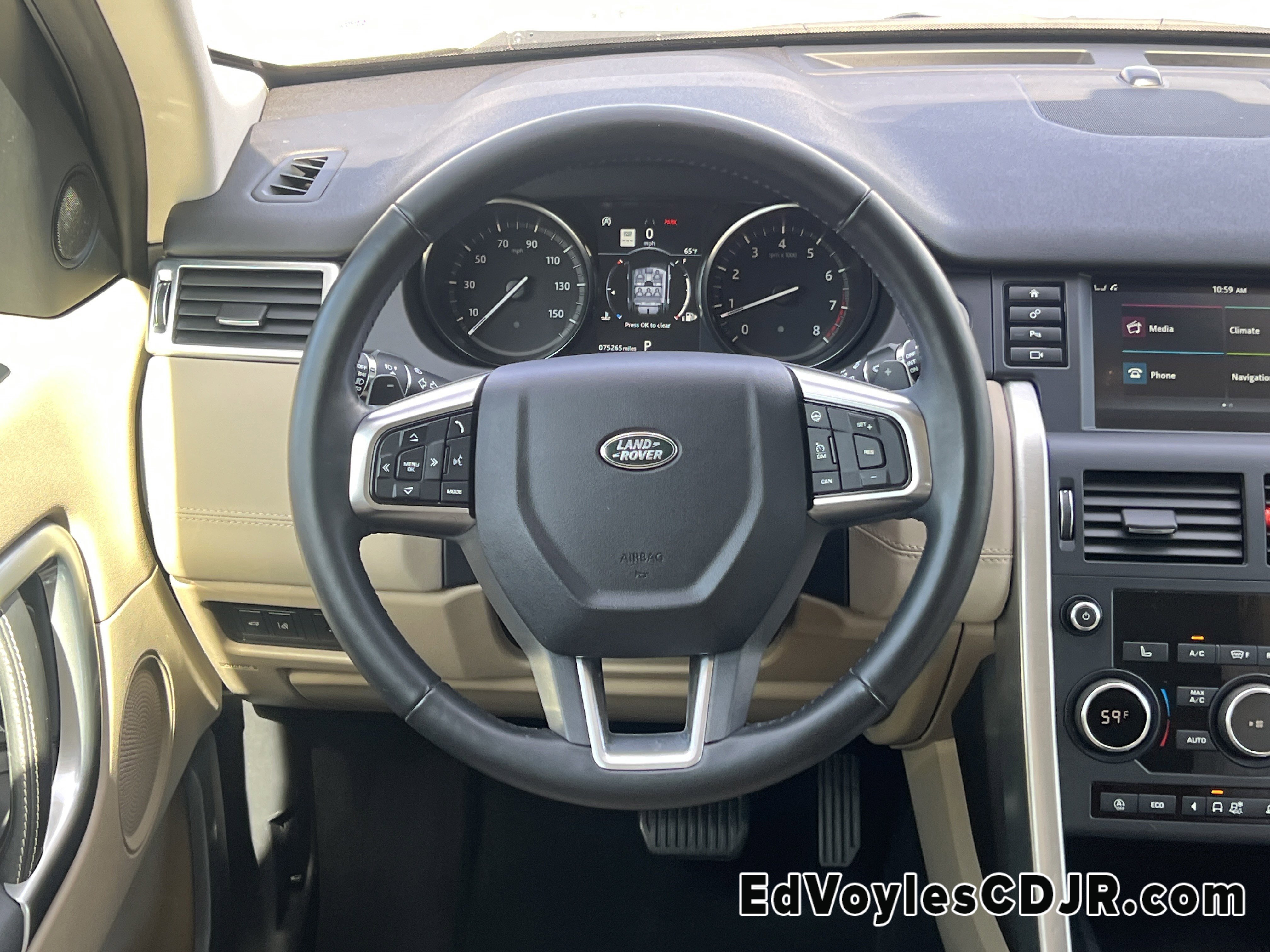 Used 2018 Land Rover Discovery Sport HSE image 30