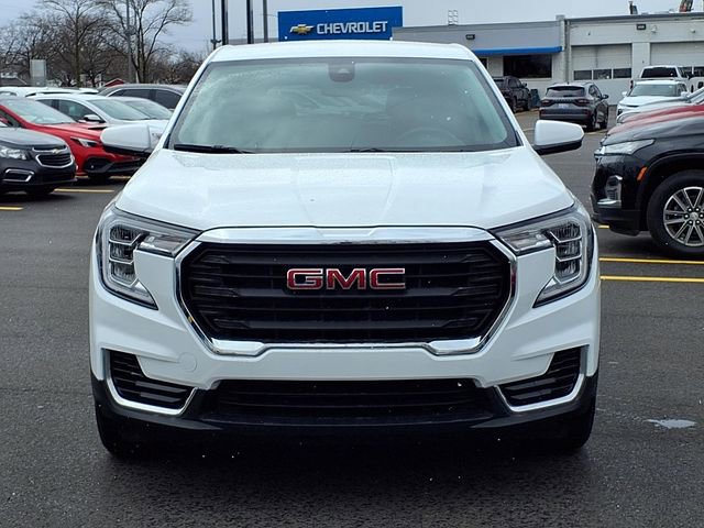 Used 2024 GMC Terrain SLE image 22
