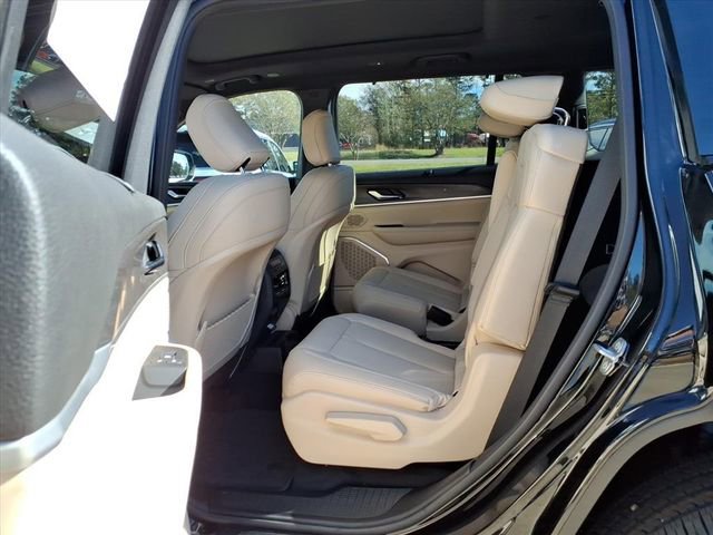 New 2025 Jeep Grand Cherokee L Limited w/ Luxury Tech Group II image 50