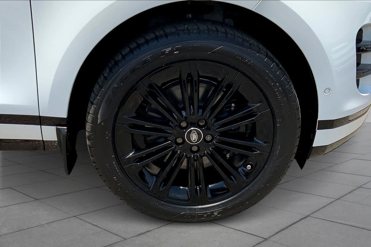 New 2026 Land Rover Range Rover Evoque Dynamic SE AWD/4WD image 11