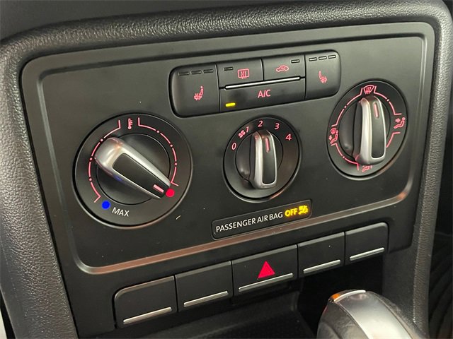 Used 2018 Volkswagen Beetle 2.0T S image 9