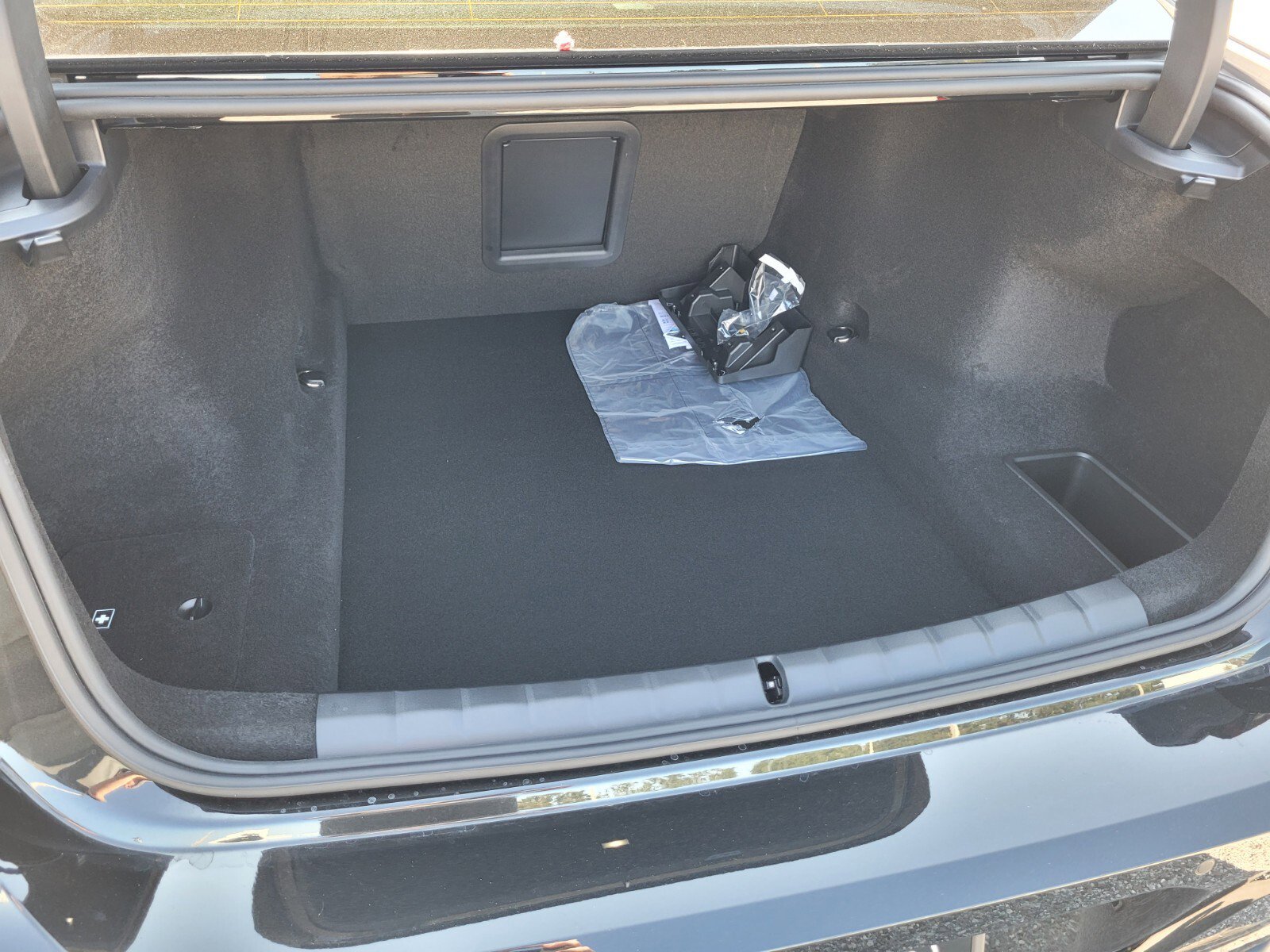 Used 2026 BMW 740i w/ Executive Package image 15