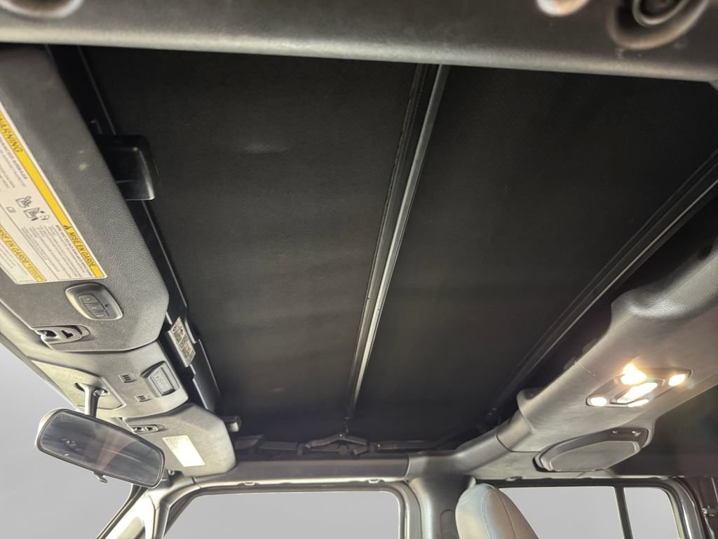 Used 2022 Jeep Wrangler Unlimited Sport AWD/4WD image 23