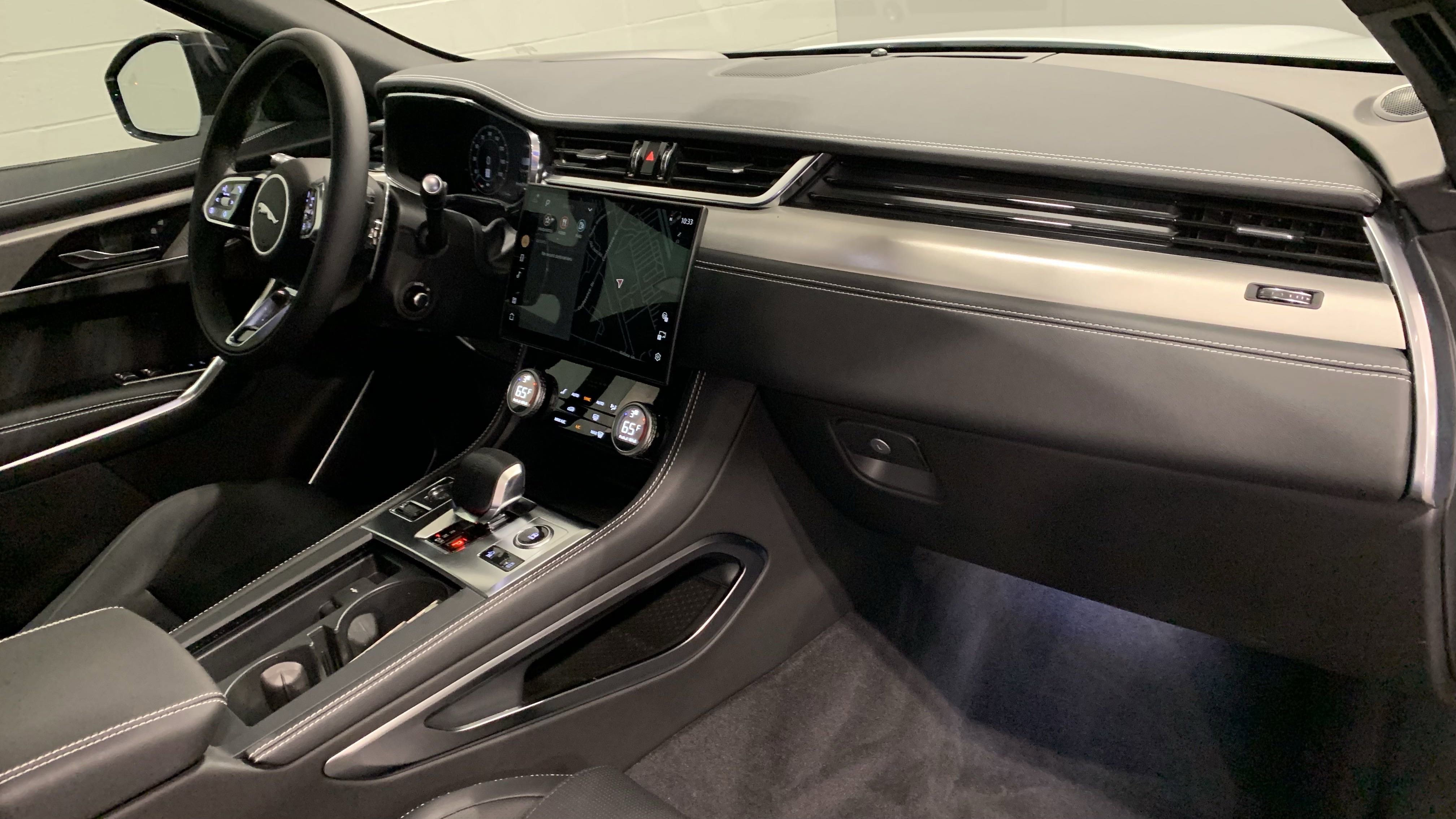New 2026 Jaguar F-PACE R-Dynamic S image 4