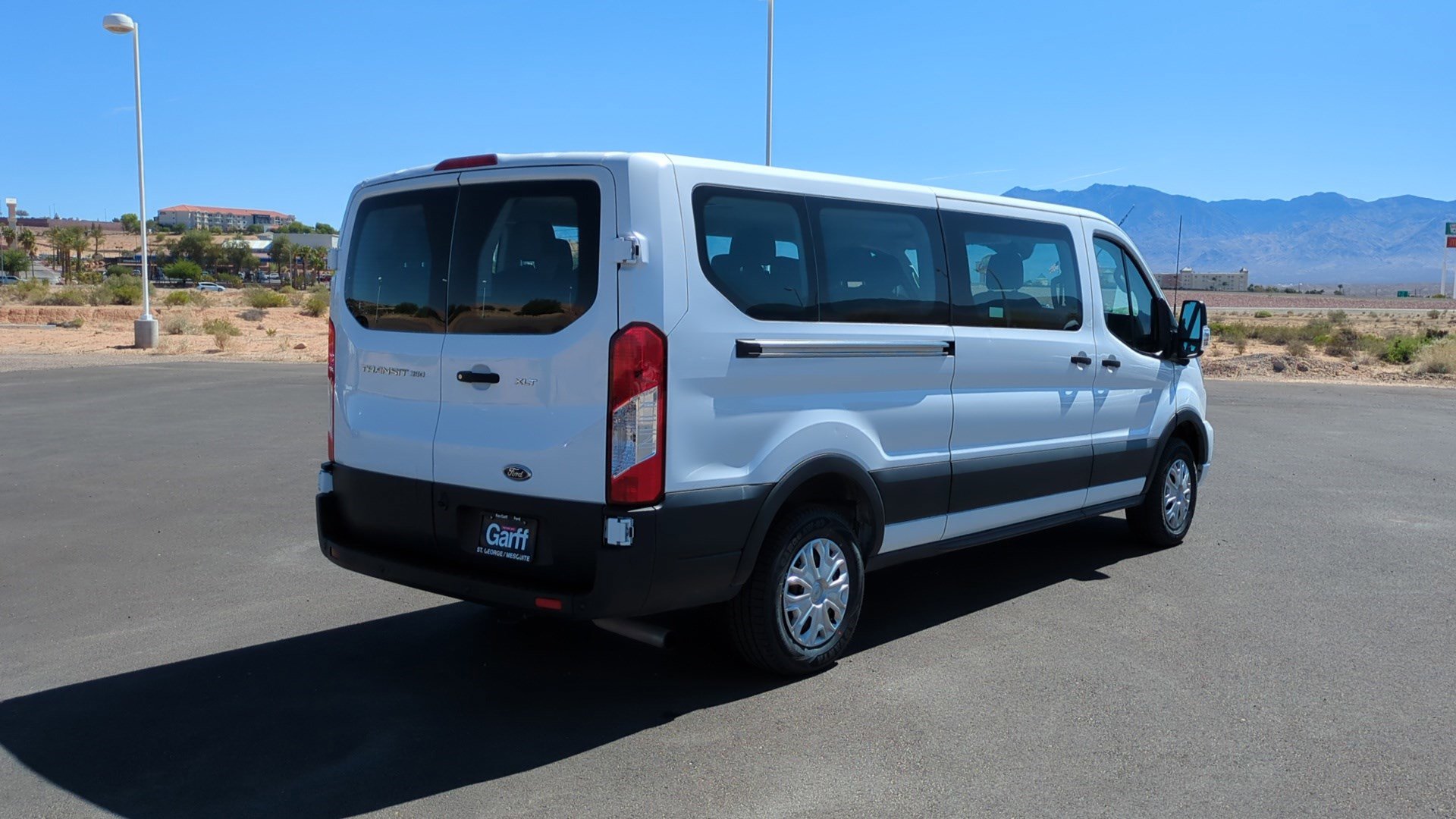 Used 2023 Ford Transit 350 XLT image 3