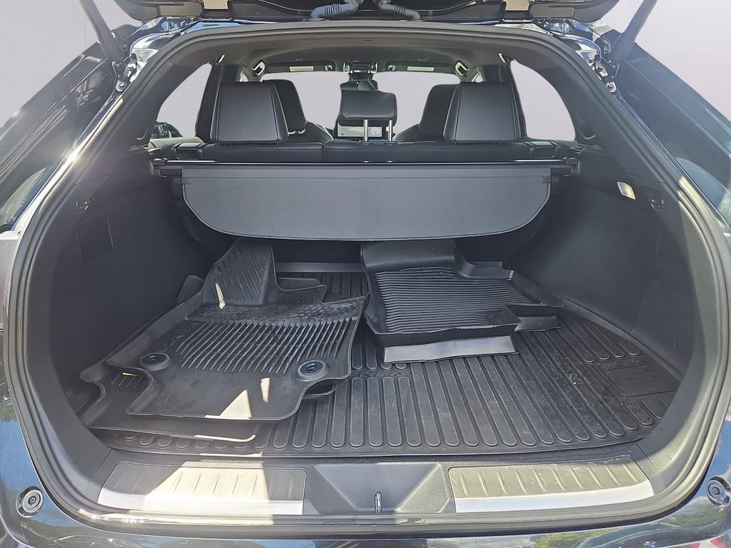 Used 2024 Toyota Venza Nightshade AWD/4WD image 33