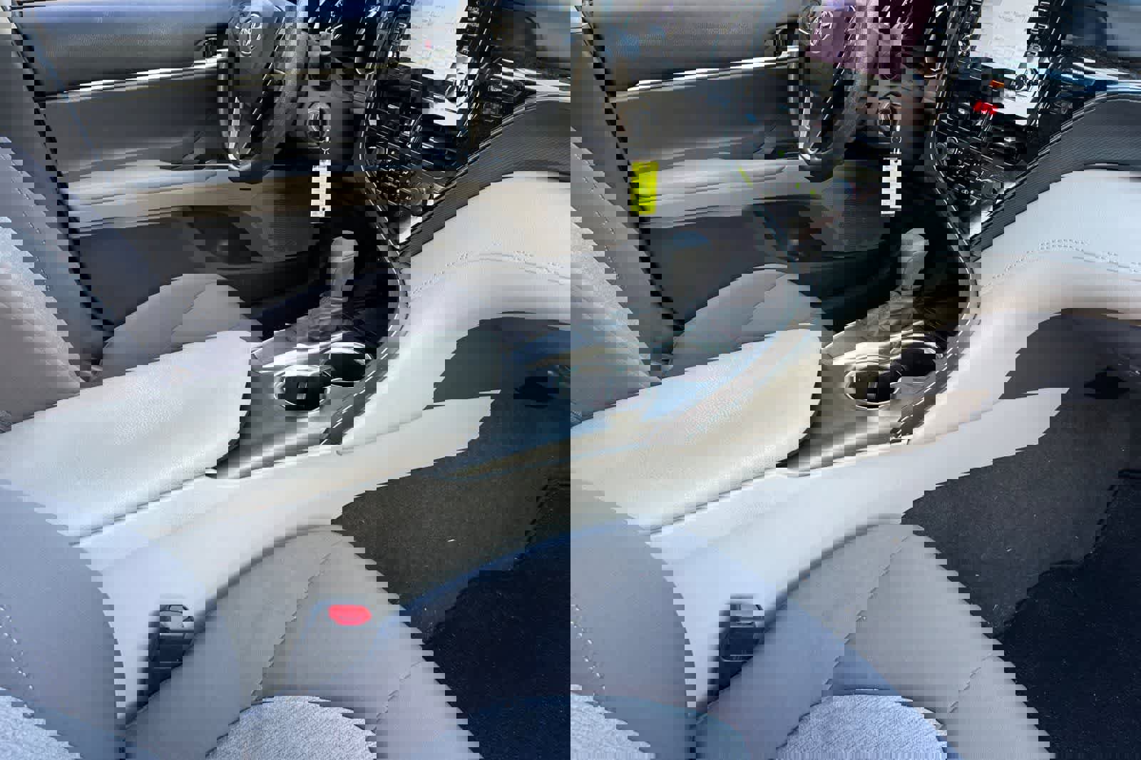 Used 2021 Toyota Camry LE image 17