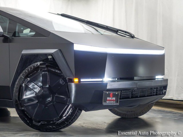 Used 2024 Tesla Cybertruck AWD Crew Cab image 2