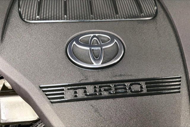 Used 2025 Toyota Grand Highlander AWD image 33