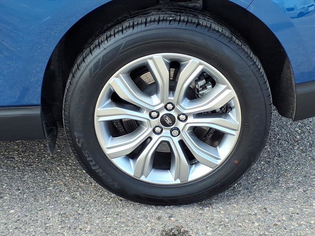 Used 2024 Ford Edge Titanium image 7