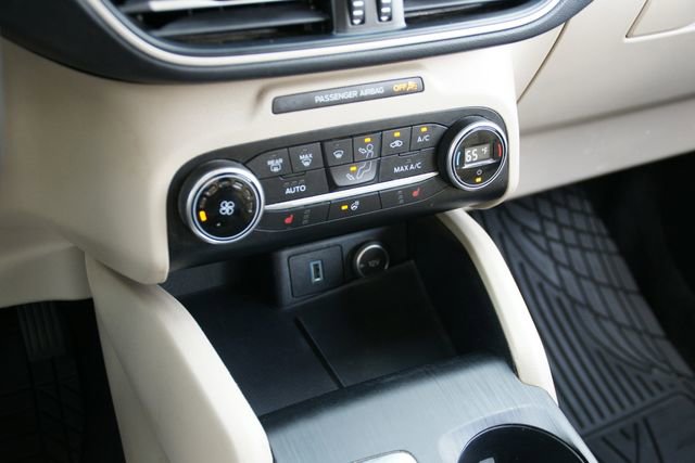 Used 2020 Ford Escape SEL image 25