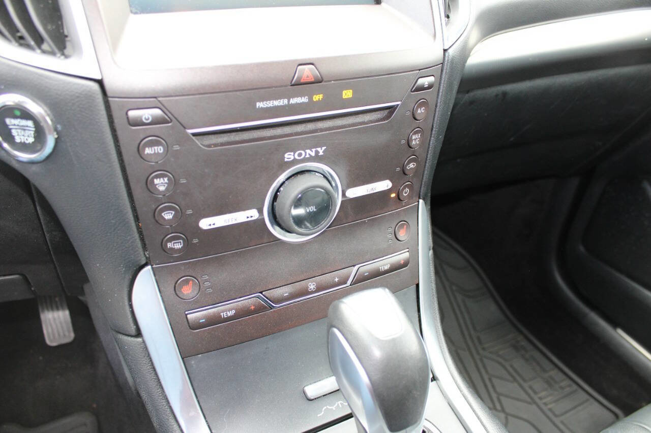 Used 2015 Ford Edge Titanium AWD/4WD image 17