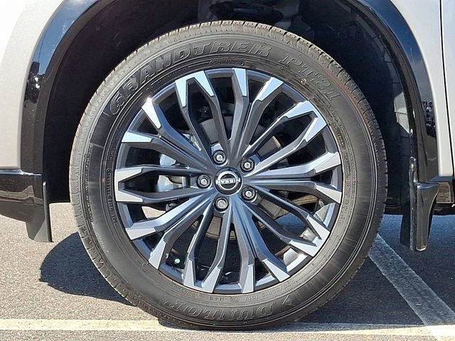 Used 2025 Nissan Rogue Platinum w/ Platinum Premium Package image 8