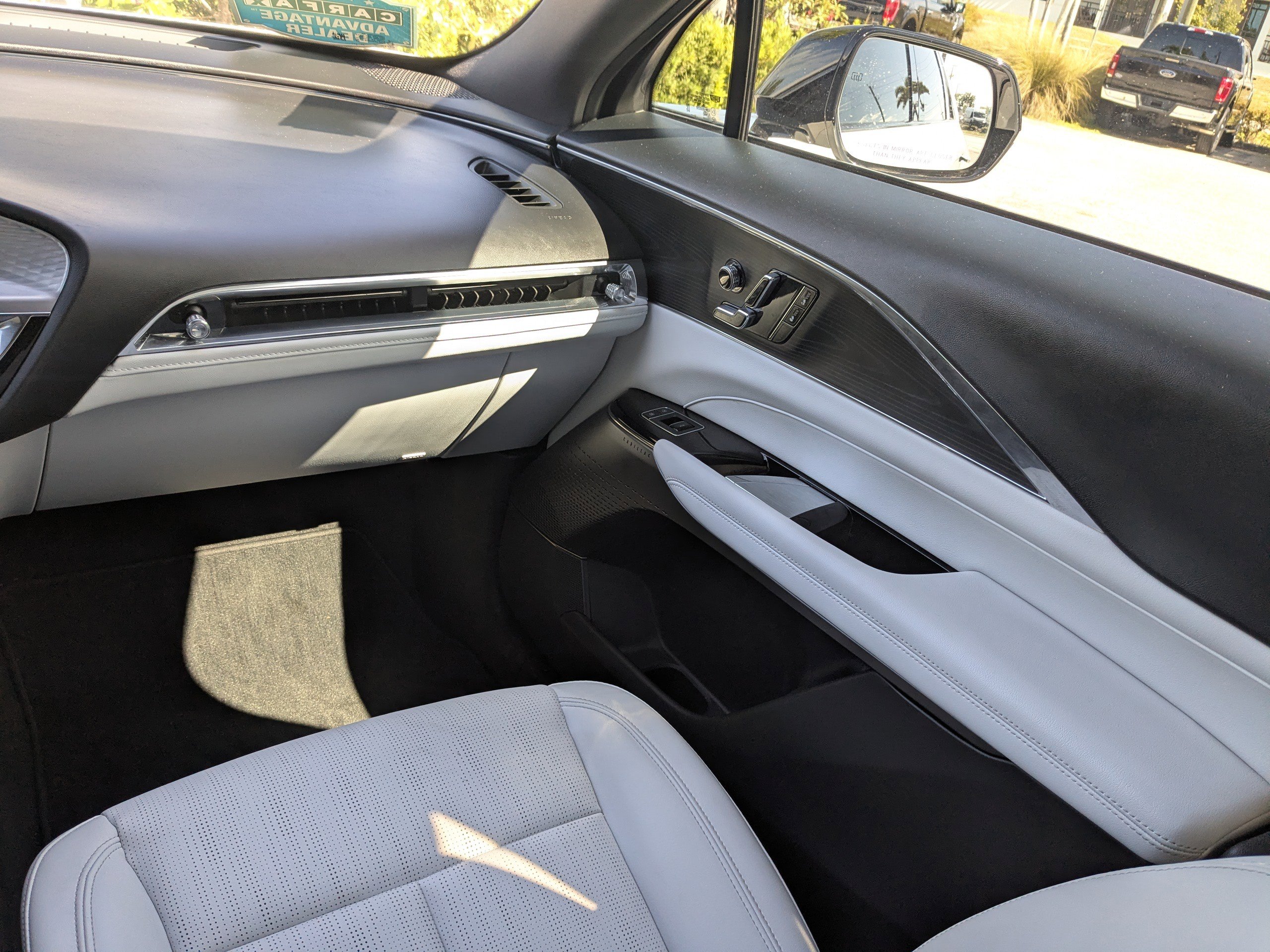 Used 2024 Cadillac Lyriq Luxury RWD image 19