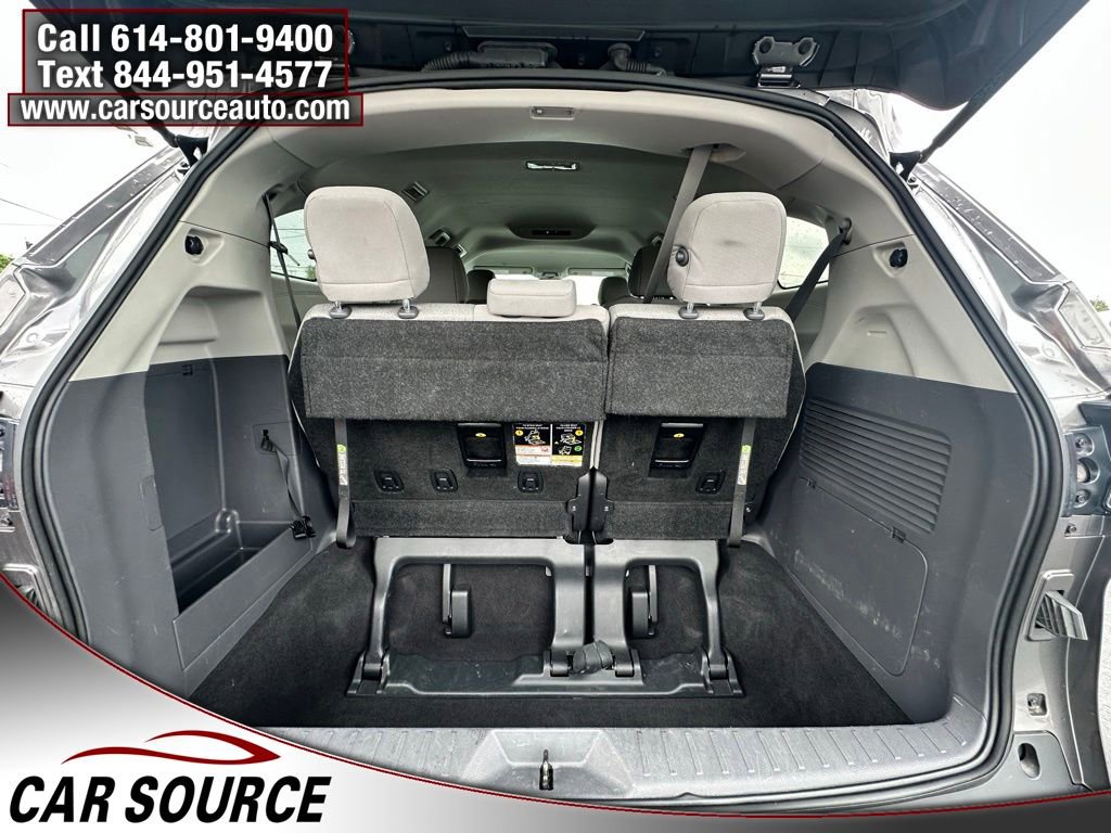Used 2024 Toyota Sienna LE FWD image 23