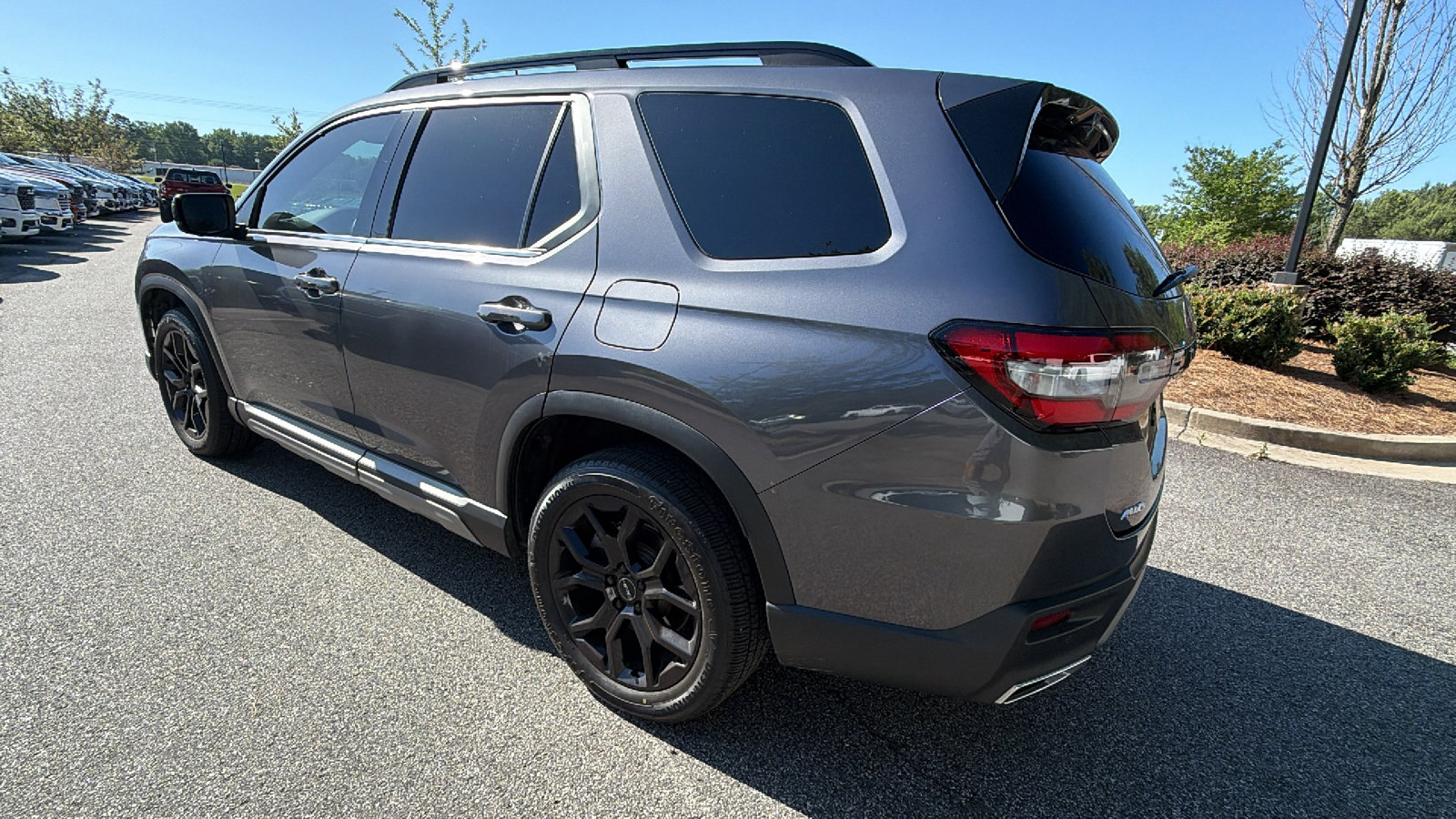 Used 2025 Honda Pilot Elite image 10