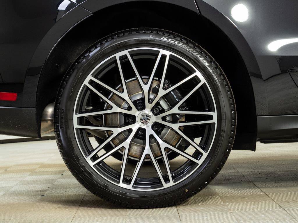 New 2026 Porsche Macan AWD/4WD image 39
