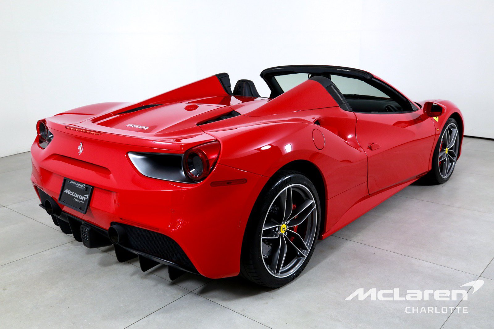 Used 2019 Ferrari 488 Spider RWD image 9