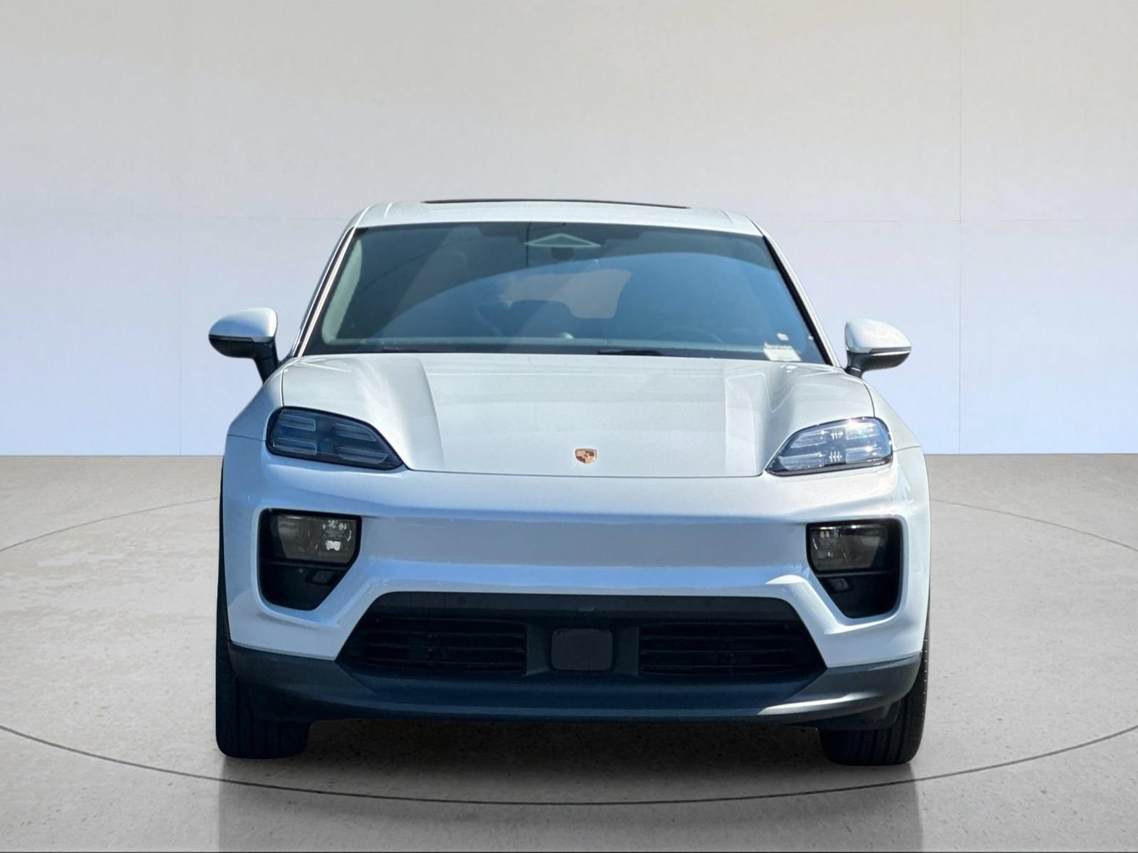 Certified 2025 Porsche Macan Electric RWD image 12
