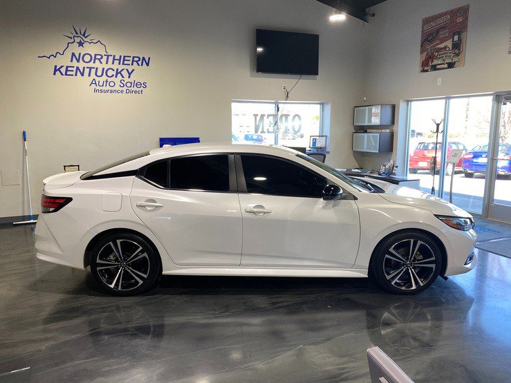 Used 2021 Nissan Sentra SR image 2