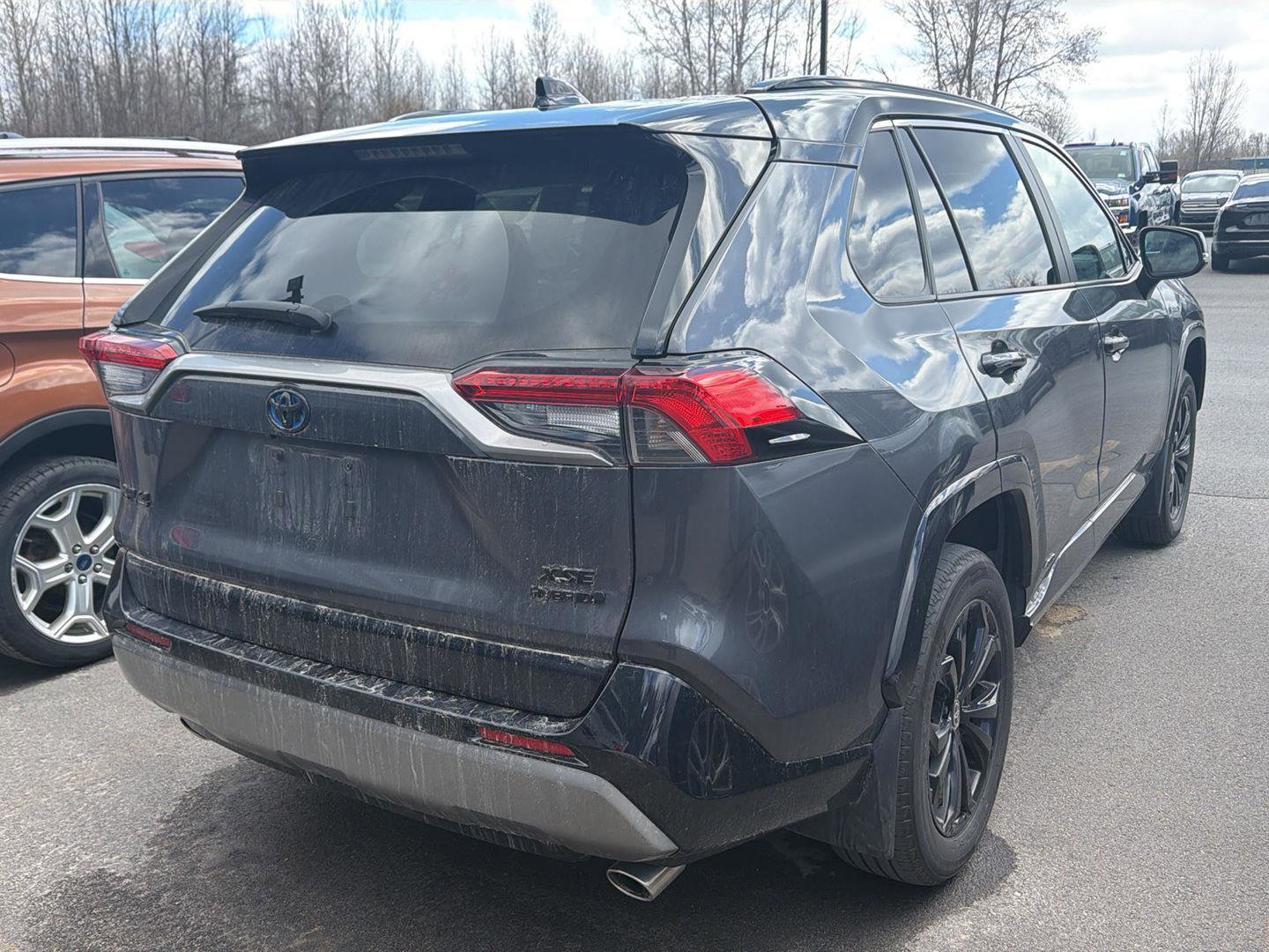 Used 2024 Toyota RAV4 XSE w/ Weather Package AWD/4WD image 7