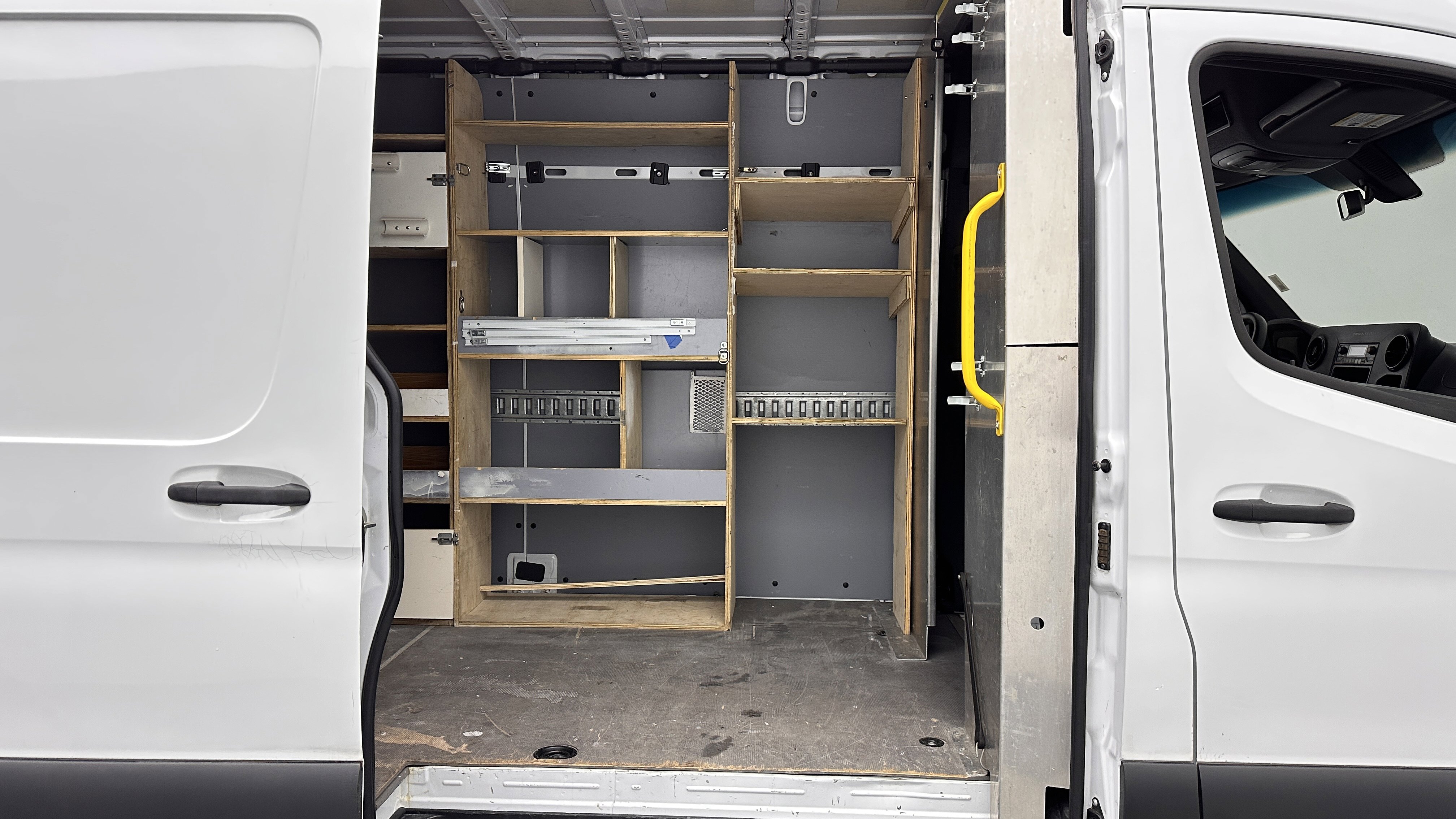 Used 2020 Freightliner Sprinter 3500 image 26