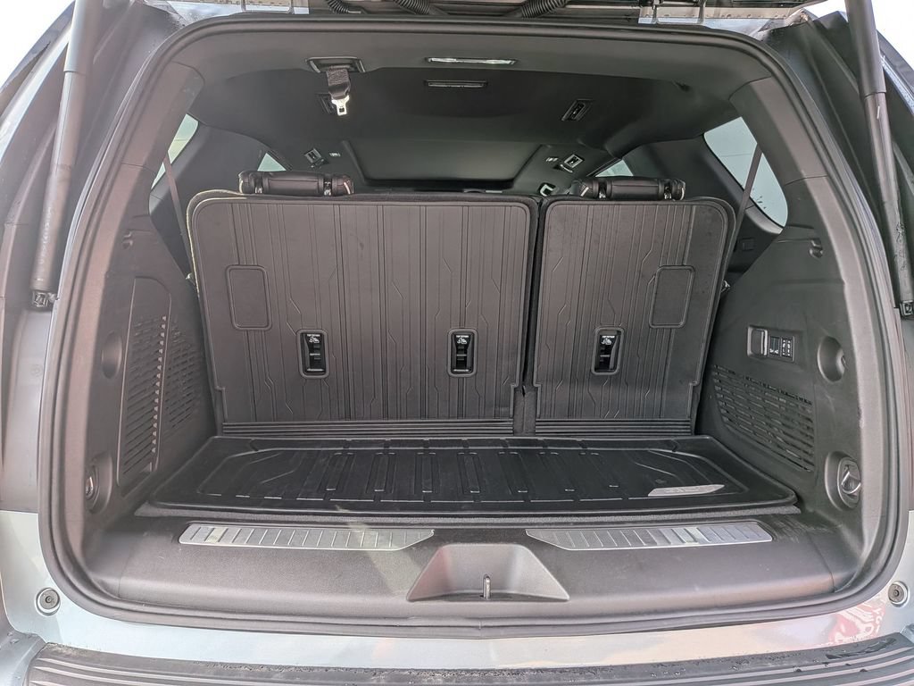 Used 2025 GMC Yukon AT4 Ultimate AWD/4WD image 24