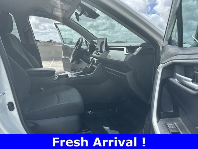 Used 2023 Toyota RAV4 XLE image 29