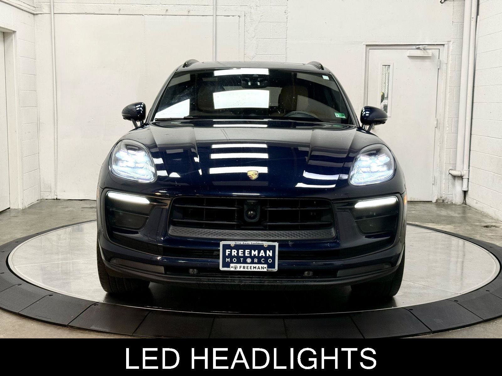 Used 2023 Porsche Macan Turbo AWD/4WD image 3
