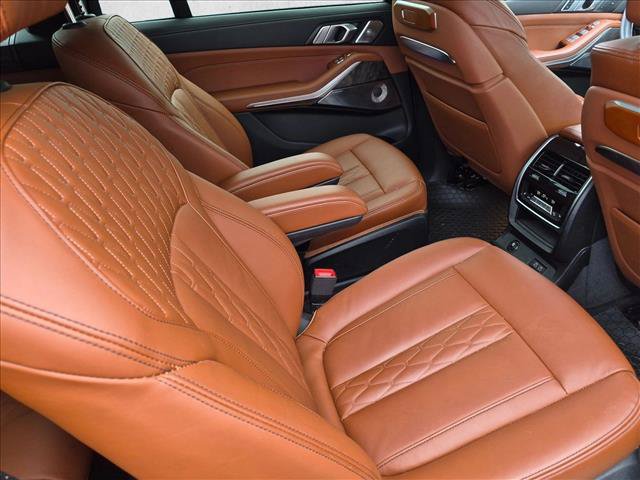 Used 2025 BMW X7 M60i AWD/4WD image 19