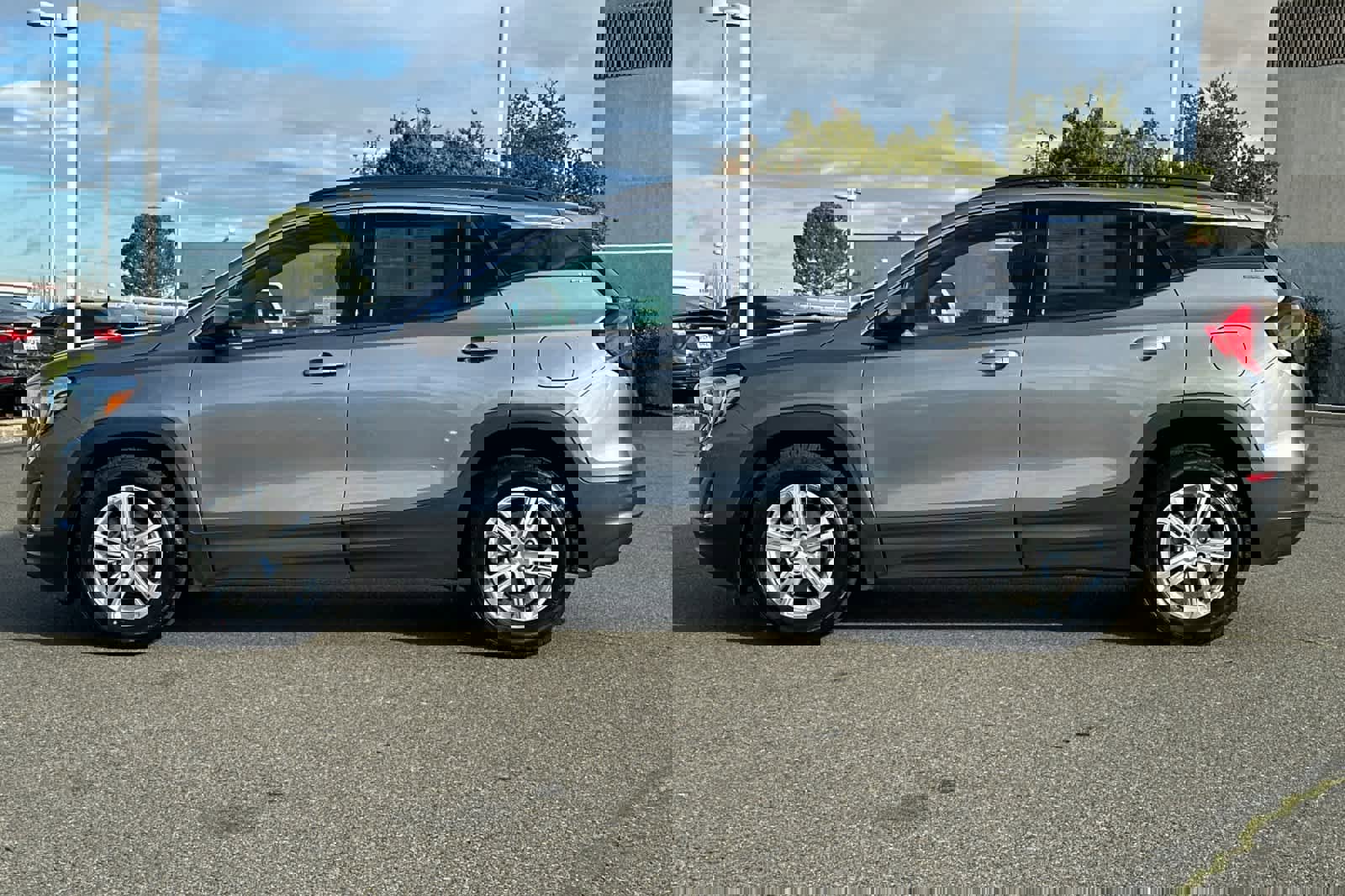 Used 2020 GMC Terrain SLE w/ Driver Convenience Package image 9