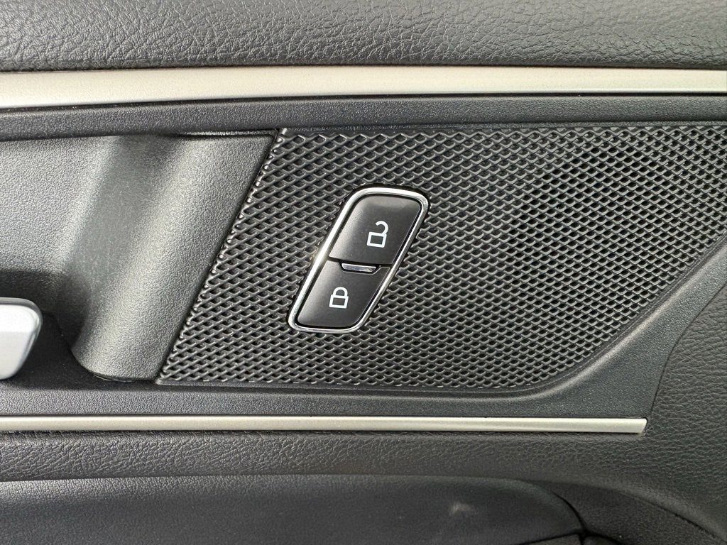 Used 2022 Ford Edge SEL image 13